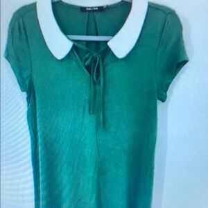 Green Short Sleeve Top with White Collar
